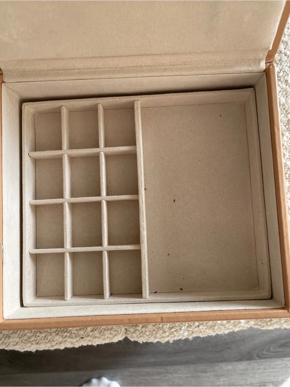 Mejuri Beige Jewelry Organizer with Ring Rolls and Compartments